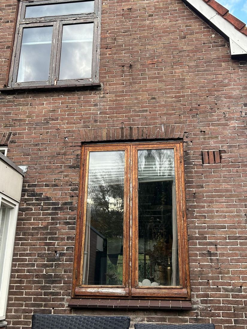 Verweerd houten kozijn voor behandeling